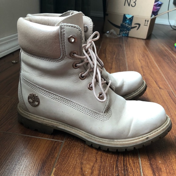 Pink Timbs. - Picture 1 of 2